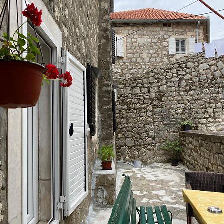Apartment Njegos Perast Exterior photo