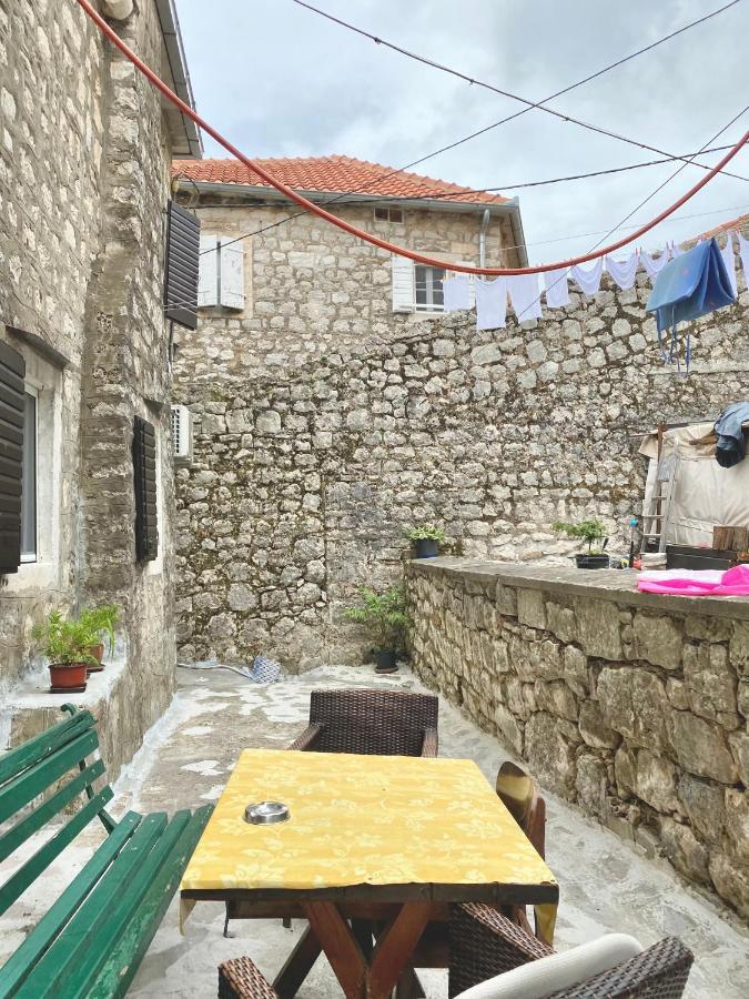 Apartment Njegos Perast Exterior photo