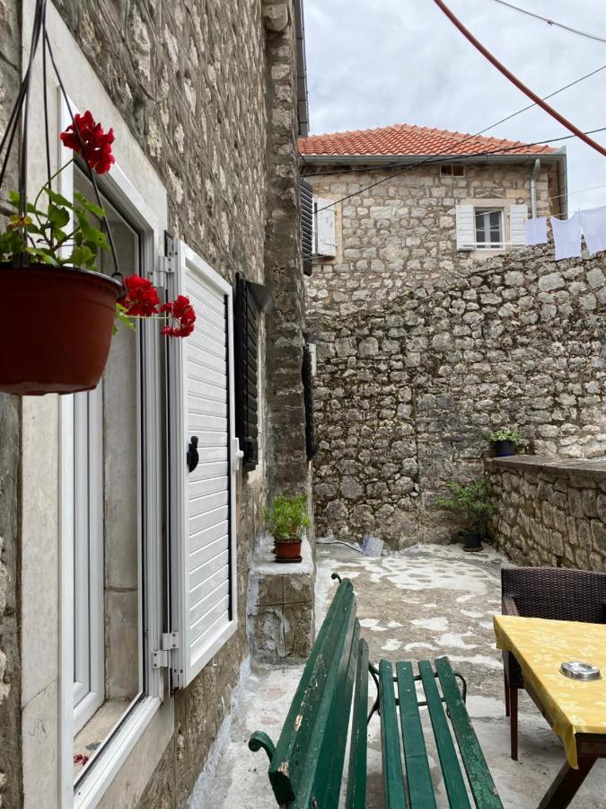 Apartment Njegos Perast Exterior photo